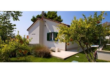 Хорватiя Chata Dugi Rat, Екстер'єр